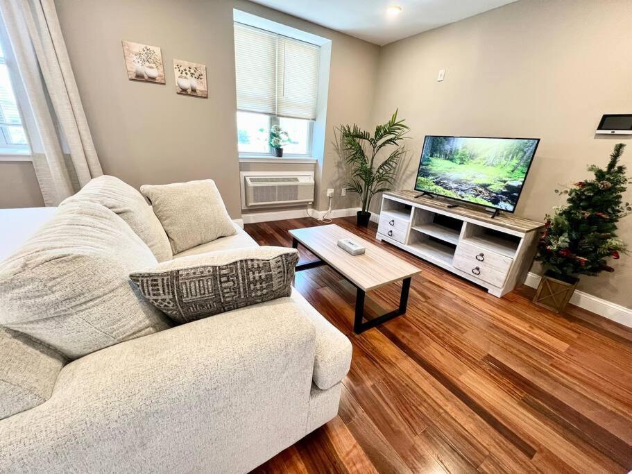 Apartment 403 Luxury And Comfy King Bed In Of Phily Philadelphia